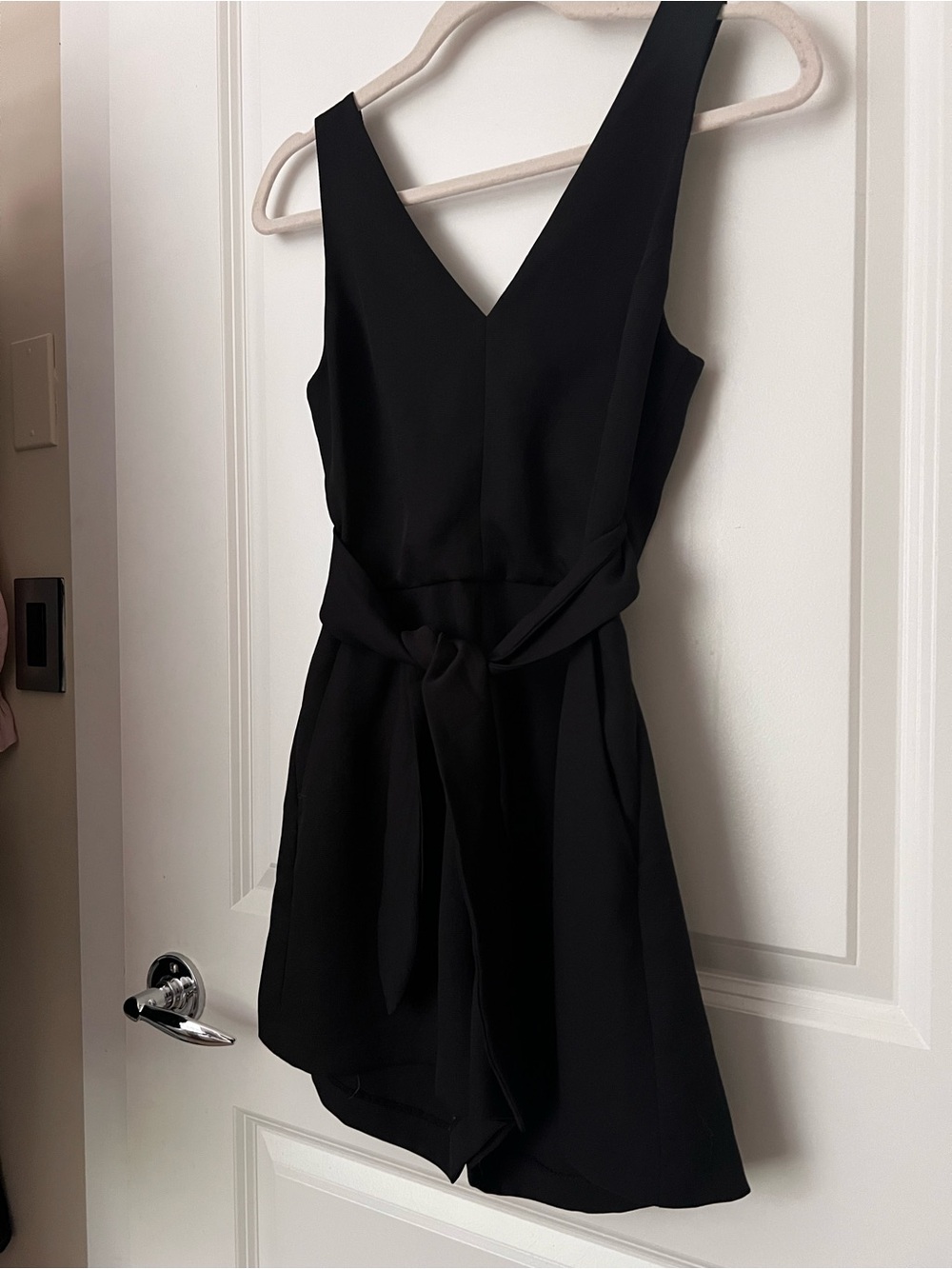 Aritzia Wilfred Ecoulement romper - Picture 5 of 9
